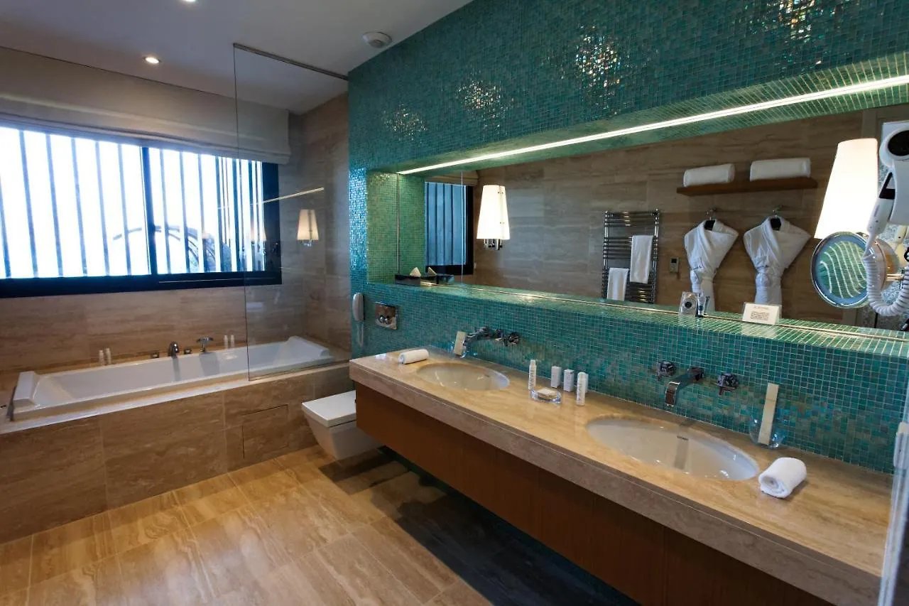Hostellerie La Farandole Sanary-sur-Mer 4*,  França